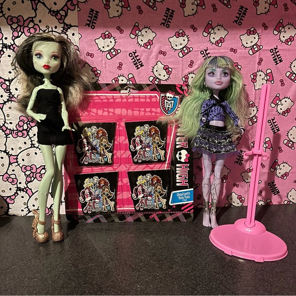 monster high Toys Monster High Dolls Bundle Poshmark